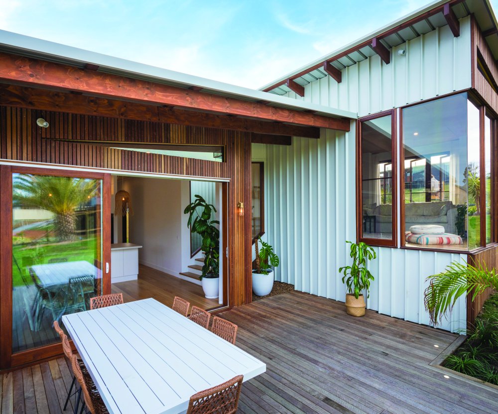 Blue Wren, Bermagui NSW - wall and roof featuring LYSAGHT KLIP-LOK 700 HI-STRENGTH® made from COLORBOND® steel in the colour Surfmist®
