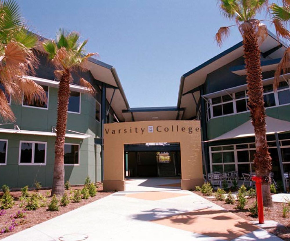 LYSAGHT BONDEK® Helps Build a College in Record Time