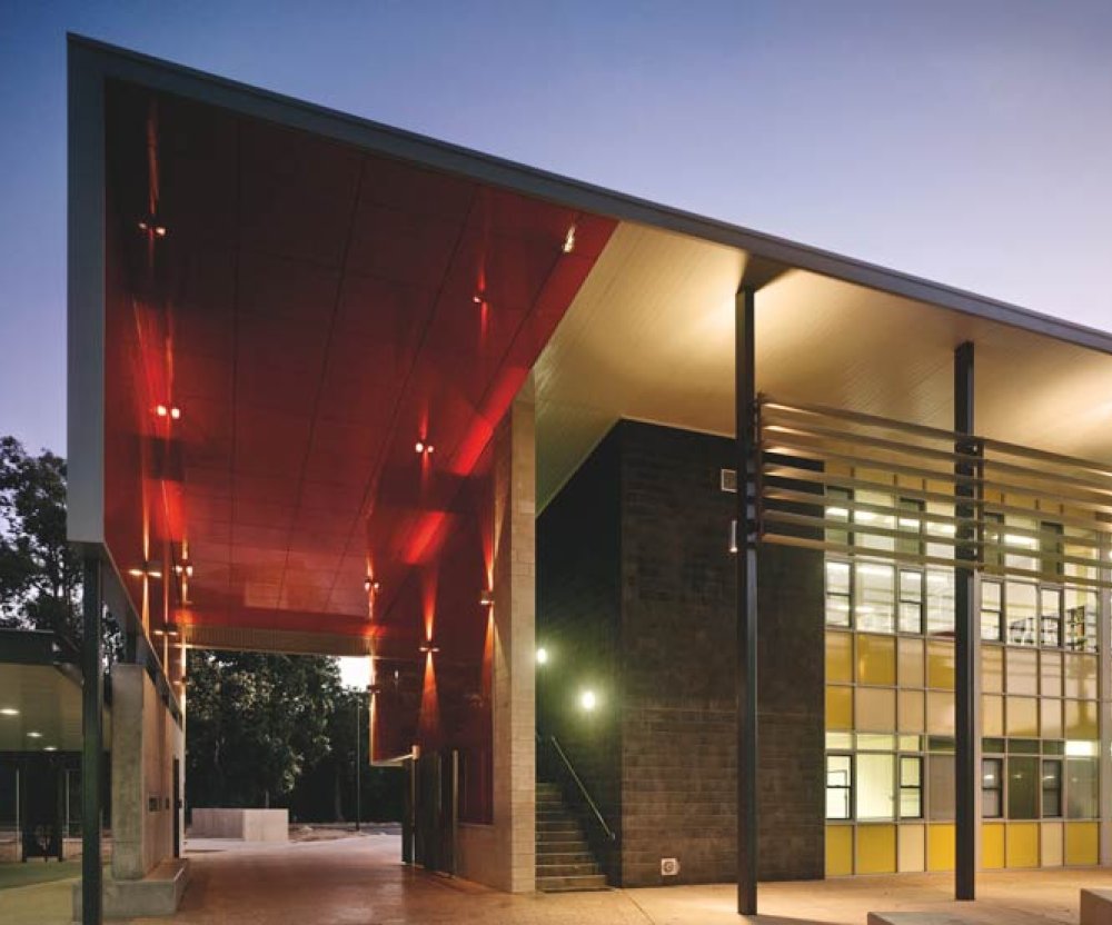 Joining the calmer hues of the school’s colour scheme is LYSAGHT PANELRIB® profile soffit cladding made from COLORBOND® steel in the colour Surfmist®.
